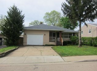 407 Rays Ln, Mundelein, IL 60060