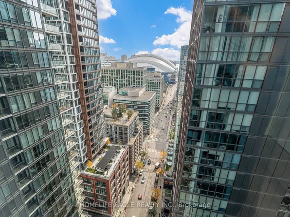 357 King St W, Toronto, ON