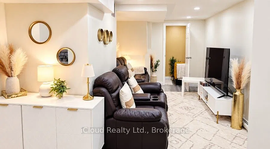 2 bed, $2,000 — Photo 4