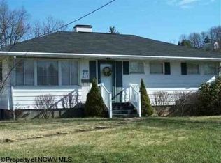 517 Valley Rd, Morgantown, WV 26505
