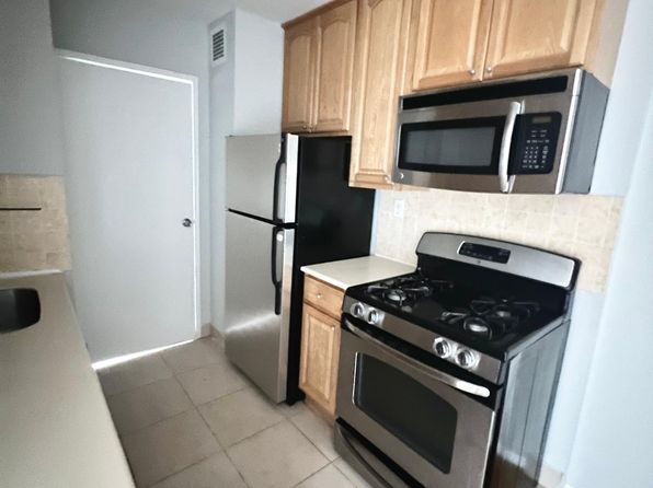 4430 Douglaston Pkwy APT 6G