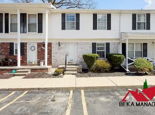 21642 Hidden Rivers S, Southfield, MI 48075