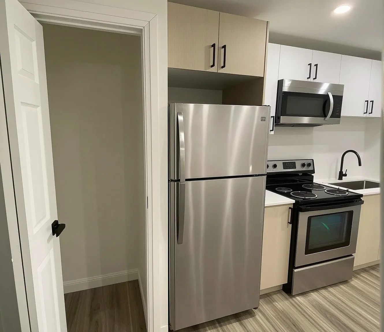 2 bed, $1,356 — Photo 4