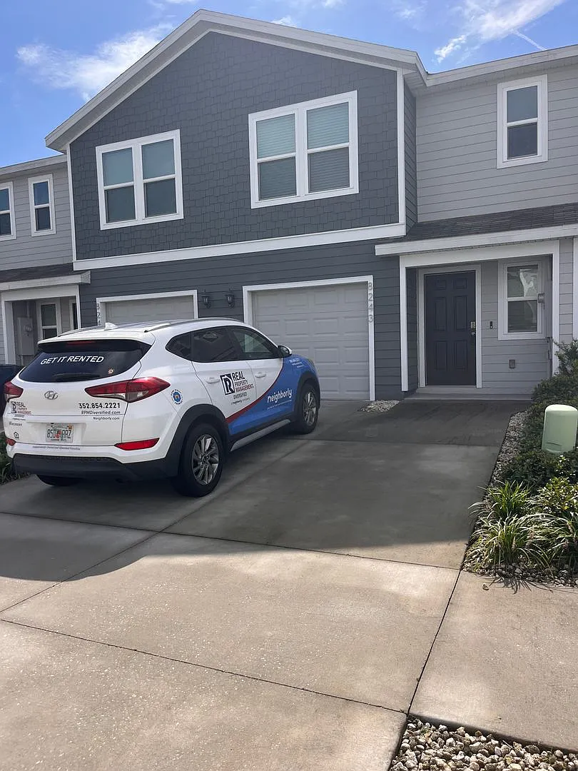 Beautiful Townhome Community Close to Everything! These go quick. — Photo 1