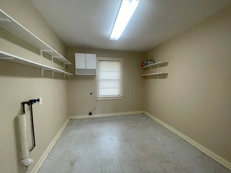 315 E Southfield Rd — Photo 14