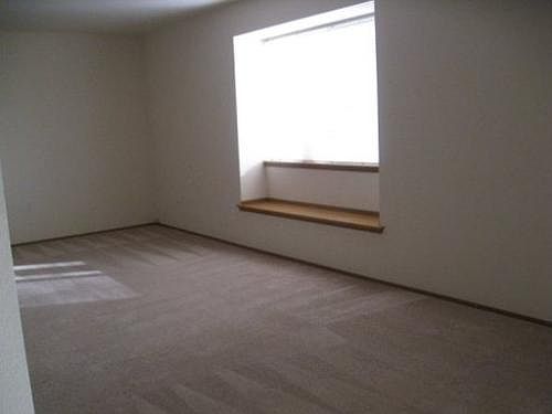 3rd image of 9006 Main St E APT 4
