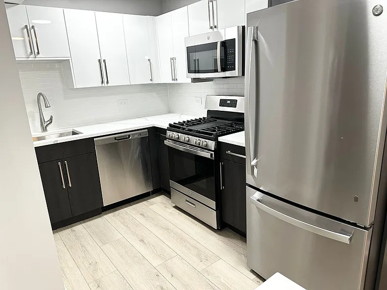 Loyola Beach Apartments — Photo 35