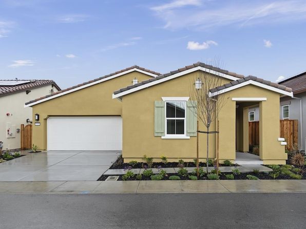 2171 White Oak Dr, Hollister, CA 95023