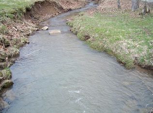 1018 Poca Rd, Looneyville, WV 25259