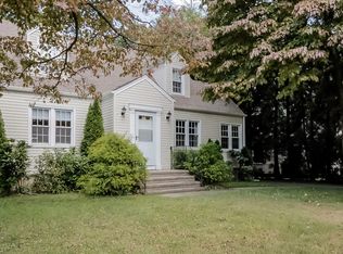 144 Mayfair Rd, Fairfield, CT 06824