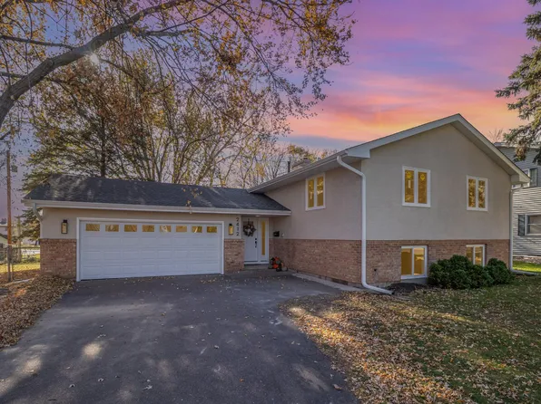 2412 34th Ave NE, Saint Anthony, MN 55418