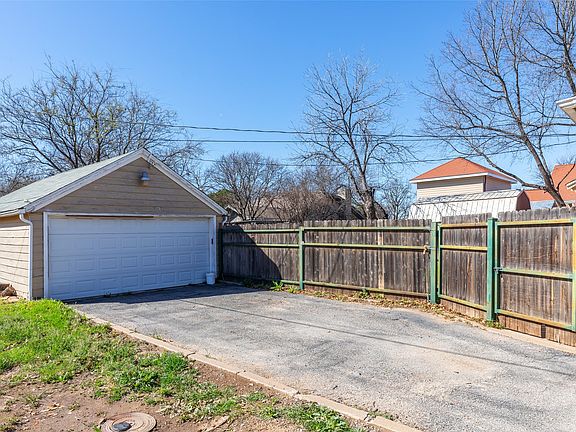 4th image of 2433 S 11th St