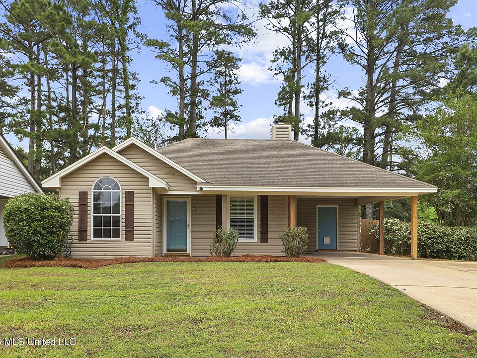 1st image of 303 Audubon Cir