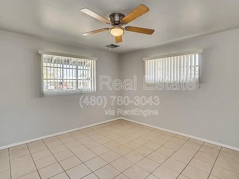 543 W 19th St — Photo 14