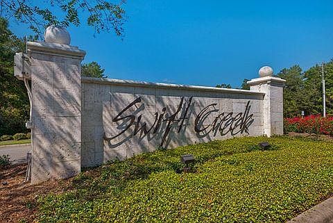 2nd image of 896 Coldwater Creek Cir E