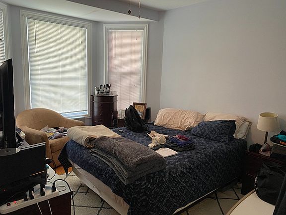 4th image of 4143 W School St #1