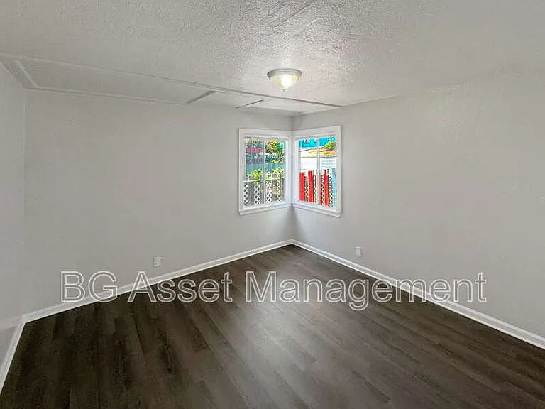 150 Marina Way — Photo 3