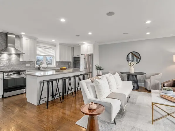 364 Neponset Ave Unit 6, Dorchester, MA 02122