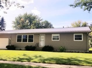 1130 Division St, Garner, IA 50438