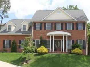 113 Southern Woods Dr, South Charleston, WV 25309