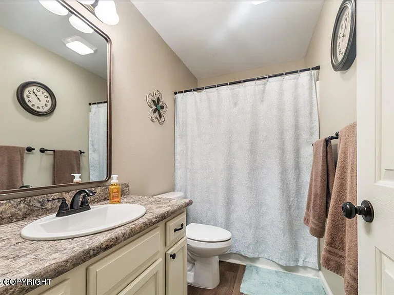19015 Danny Dr — Photo 17