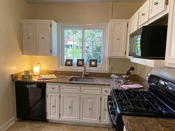 4th image of 3638 Valley Dr #3638