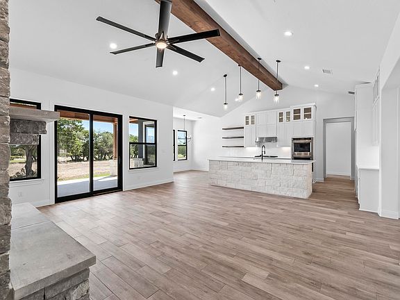 4th image of 550 Oak Vista Drive