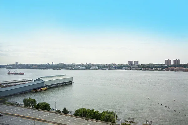 Rented by BLU Real Estate | media 21