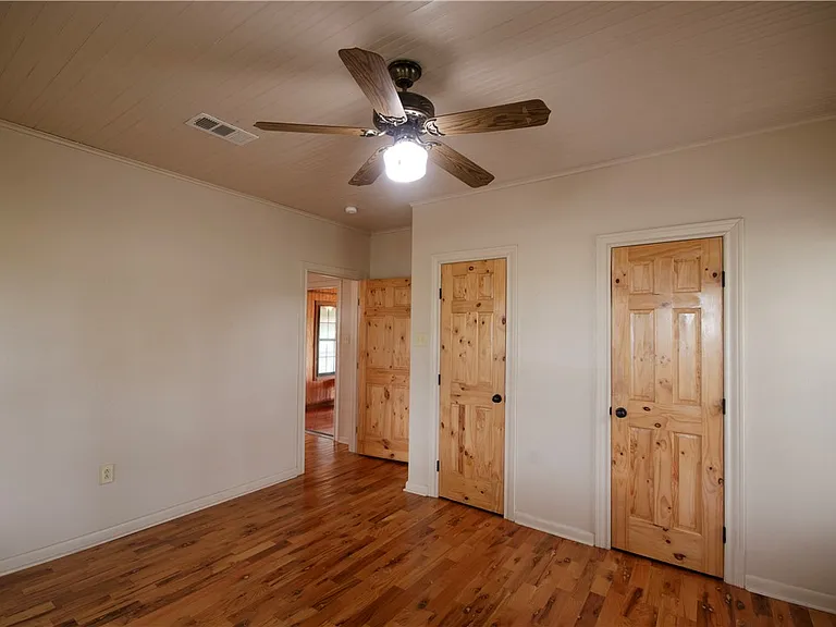 9852 FM 1179 — Photo 7