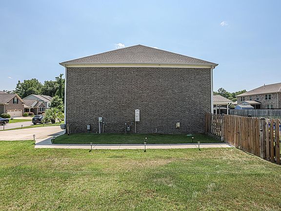 5th image of 640 Stoneywater Ct