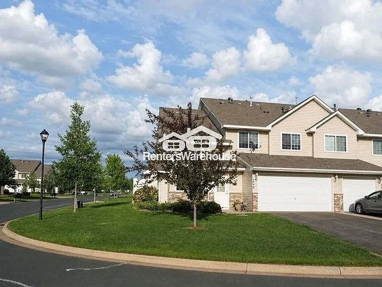 400 Horizon Dr SE — Photo 1