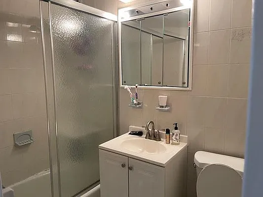 Rented by Buchbinder & Warren | media 6