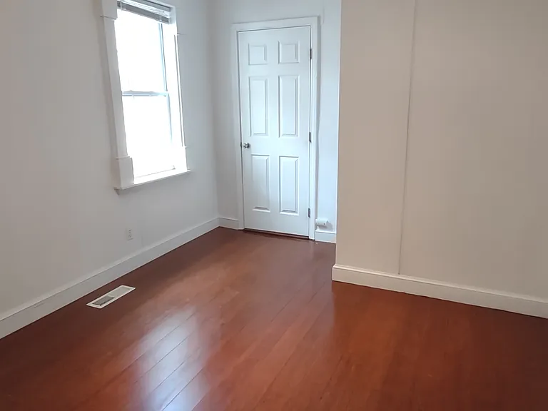 21 Ash St #1 — Photo 16