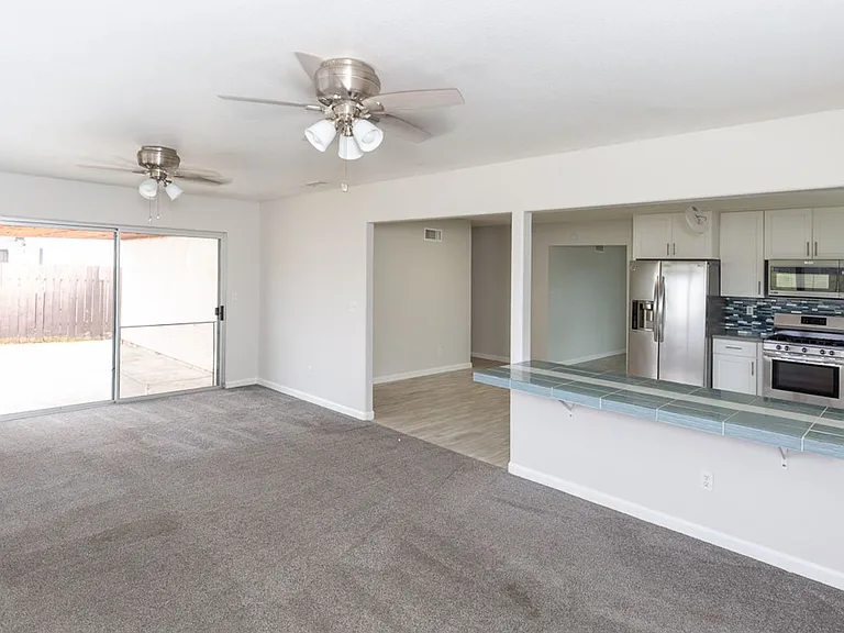 11355 Camarosa Cir — Photo 10