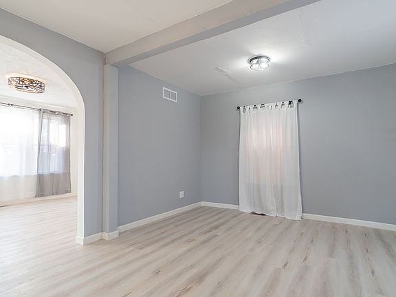 5th image of 115 N Porter St