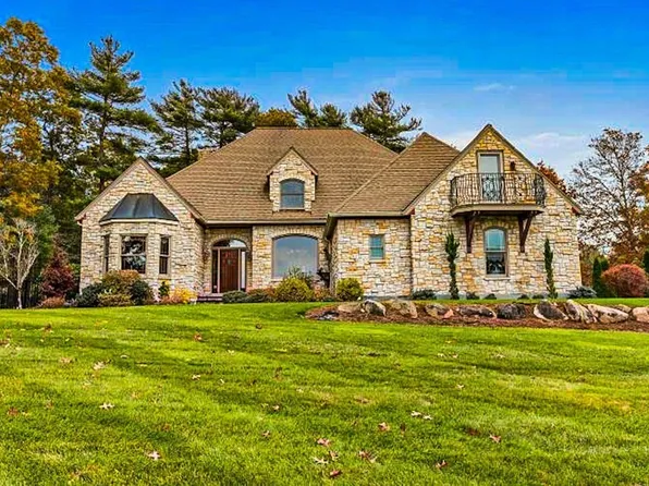 50 Pine St, Carver, MA 02330