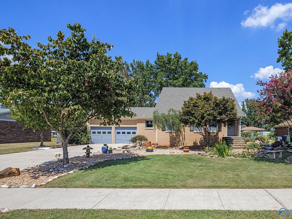 1st image of 2202 Noel Dr SW