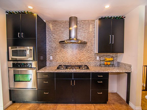 3rd image of 12933 Reis St