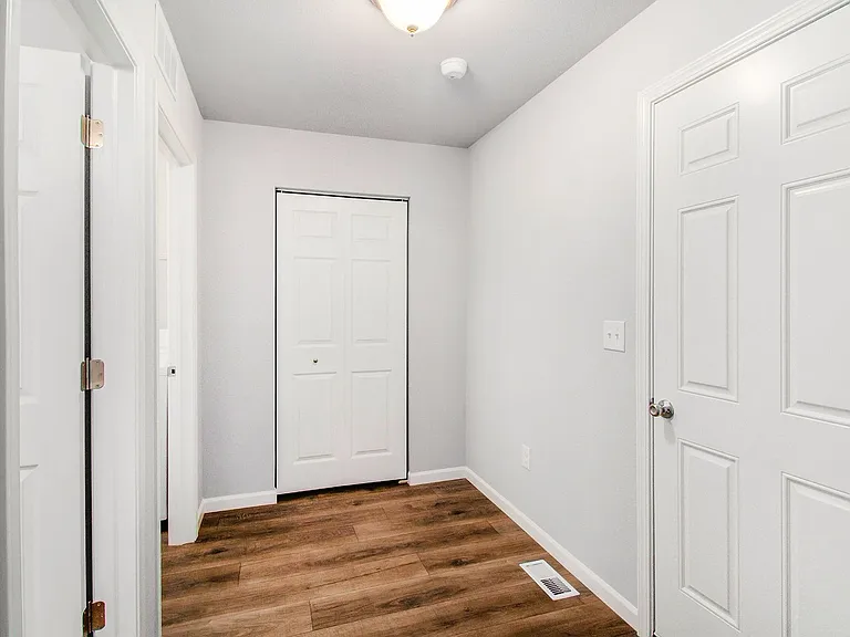 225 Wildflower Dr — Photo 12