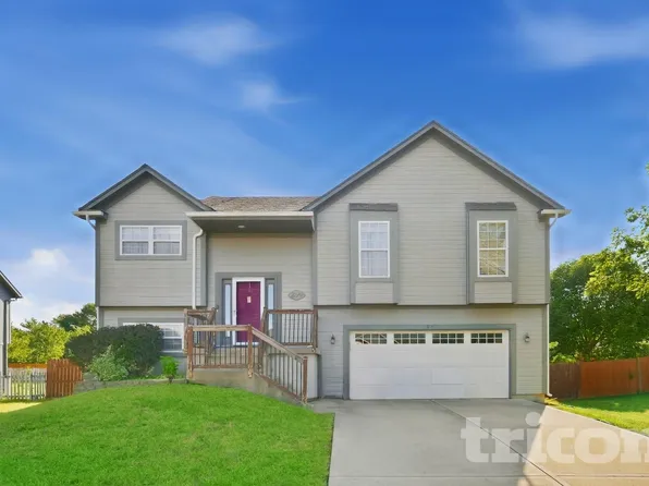 623 S Pine St, Gardner, KS 66030