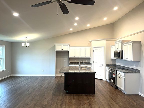 4th image of 6175 Ballyshannon Dr