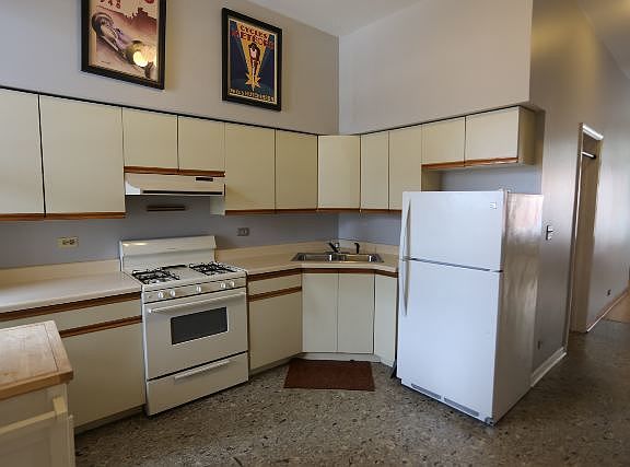 3rd image of 1227 W Ohio St APT 1