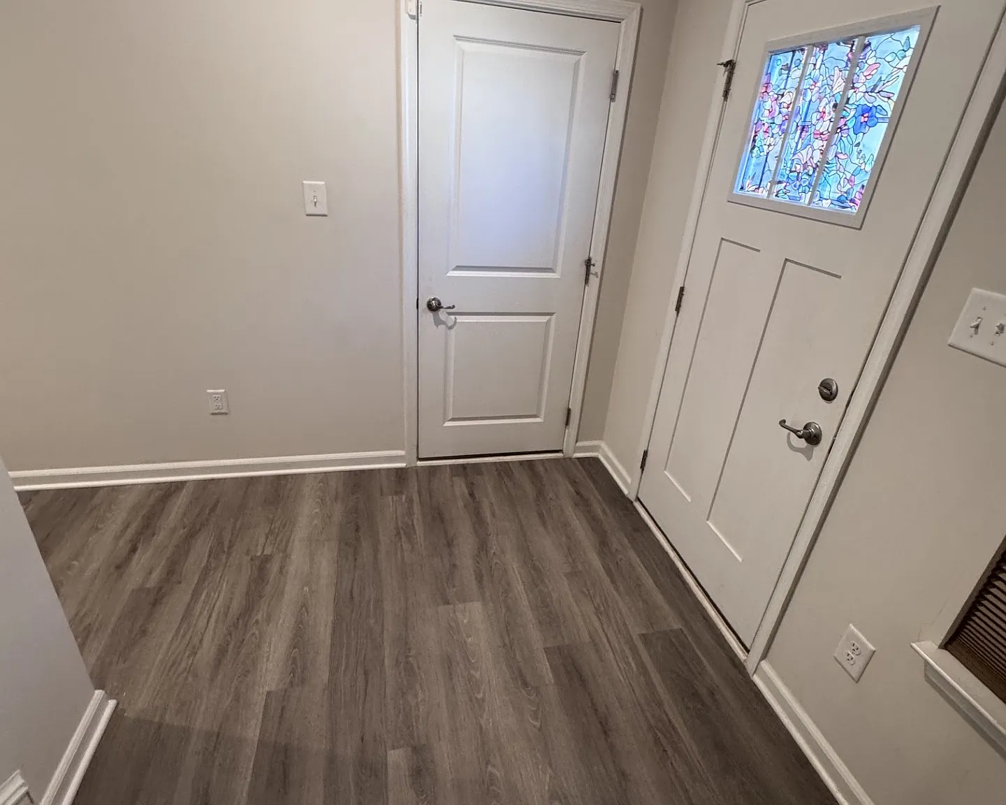 3 bed, 2.5 bath, 1841 sqft, $2,600 — Photo 2
