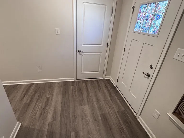 112 Stegg St — Photo 2