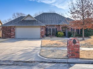 813 N Willow Ave N, Broken Arrow, OK 74012