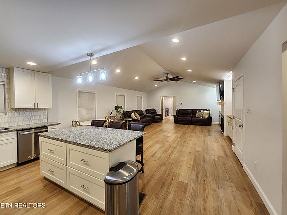 3rd image of 7137 Tipton Ln