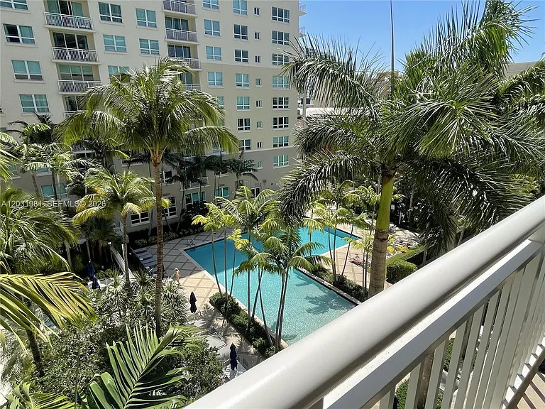 2000 N Bayshore Dr #525 — Photo 14