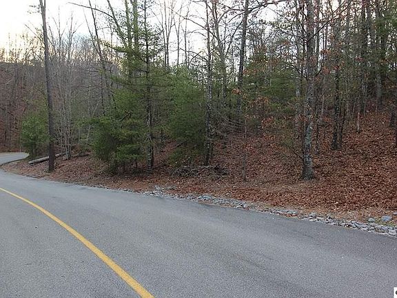 5th image of 56 Chamberlain Ln #56E