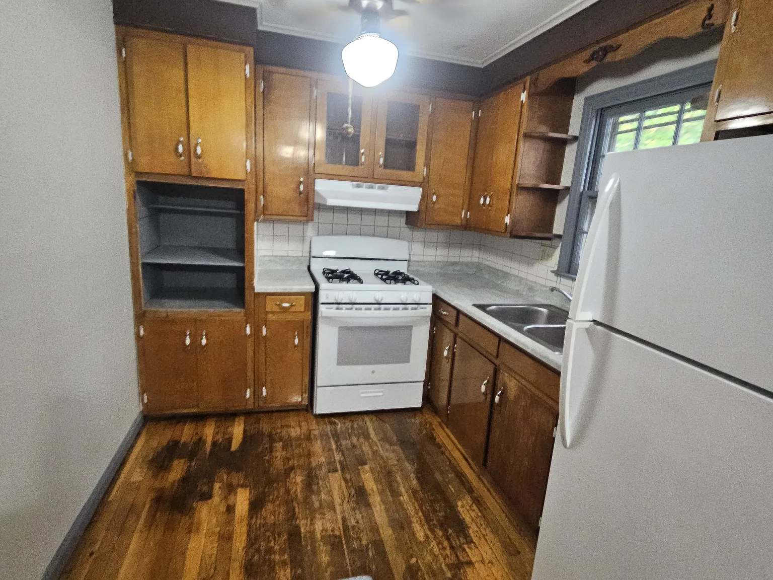 3 bed, $2,550 — Photo 1