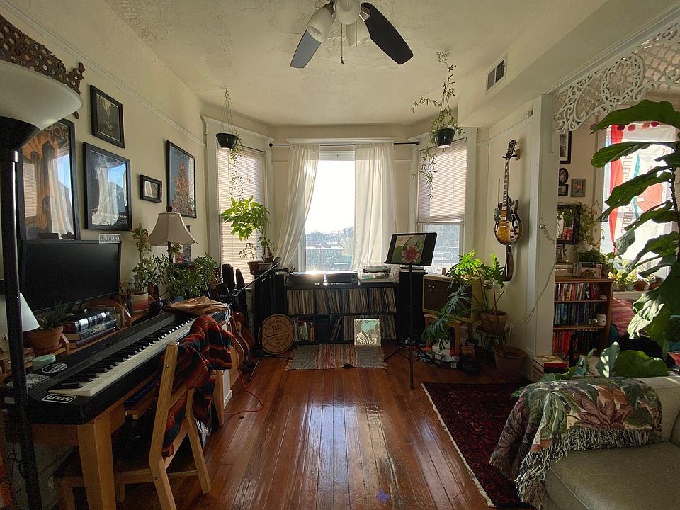 1st image of 2015 N California Ave APT 3